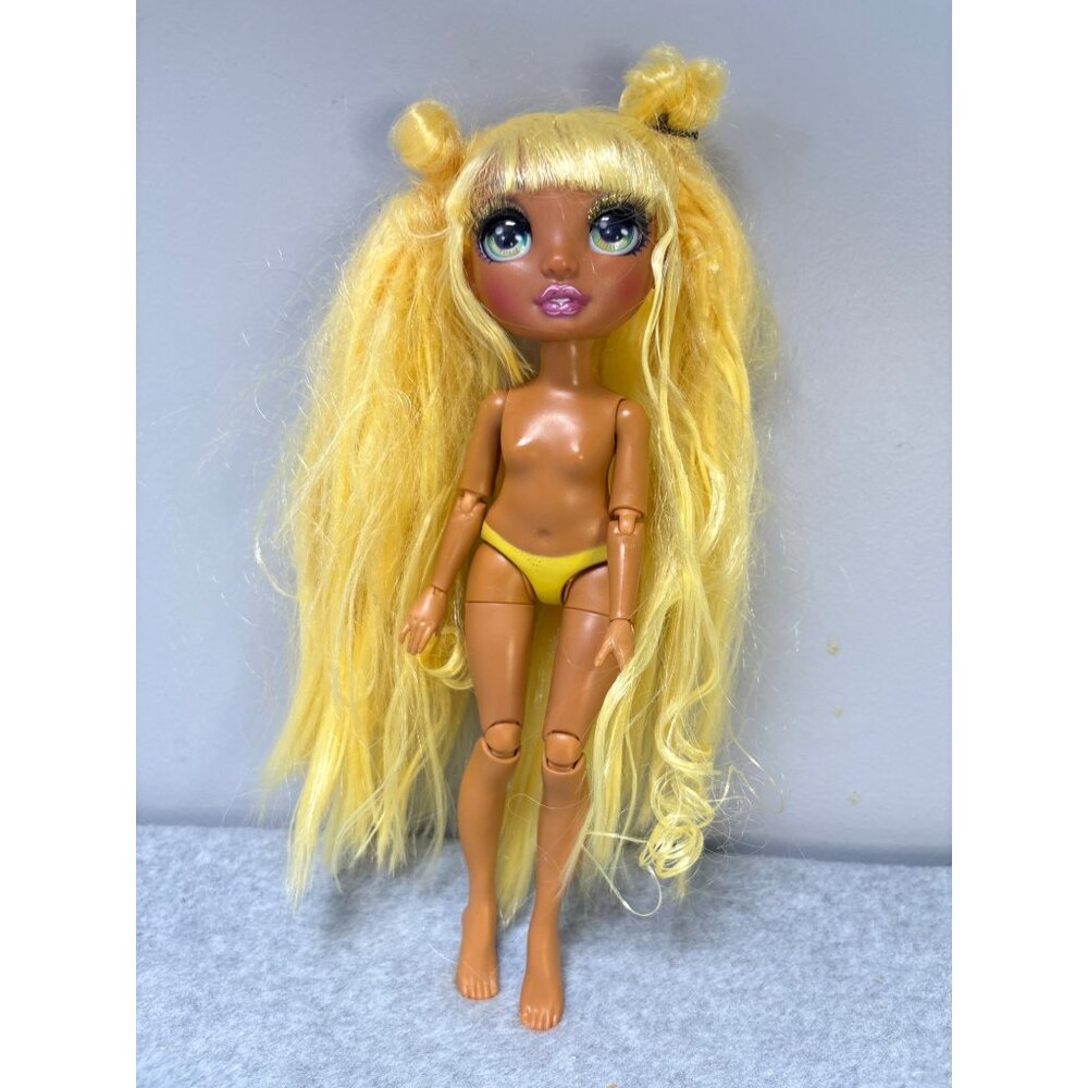 Rainbow High Sunny Madison Doll with Long Yellow Hair Articulated Joints 2019 MG